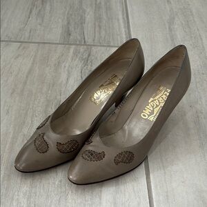 Vintage Salvatore Ferragamo pumps